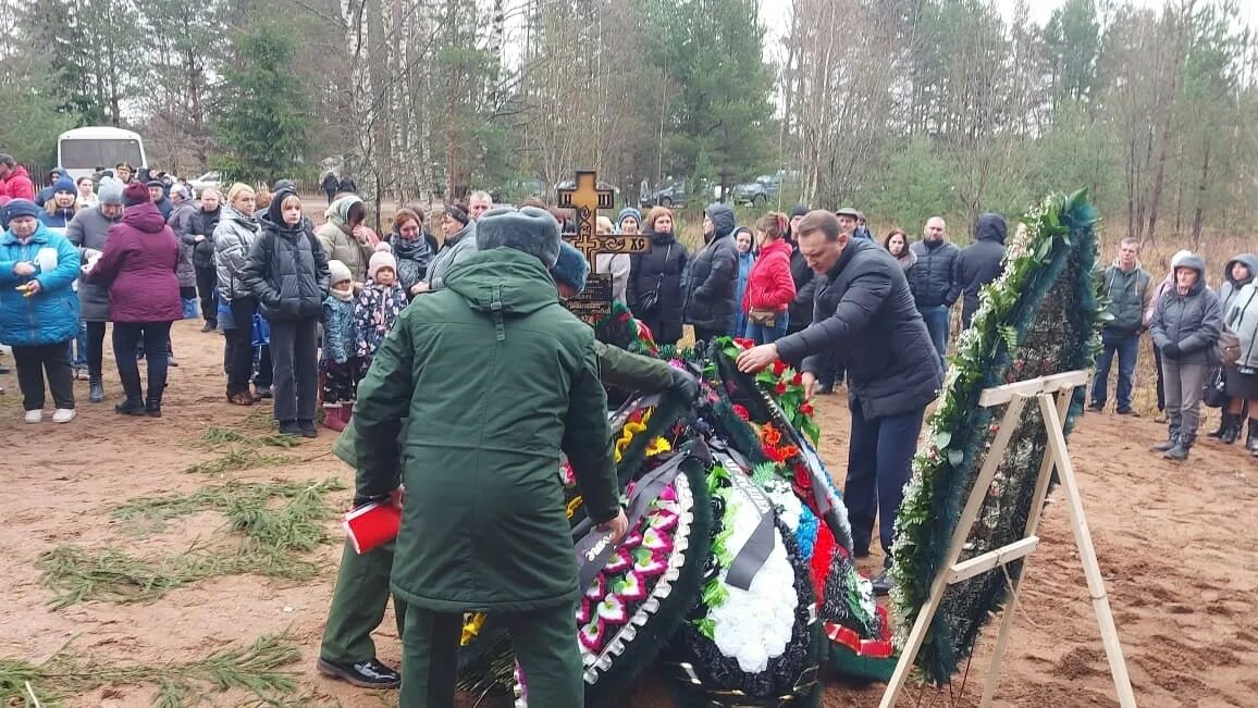 Тверь прощание с погибшими. Простились с погибшим на Украине. Бавлы прощание с погибшим.