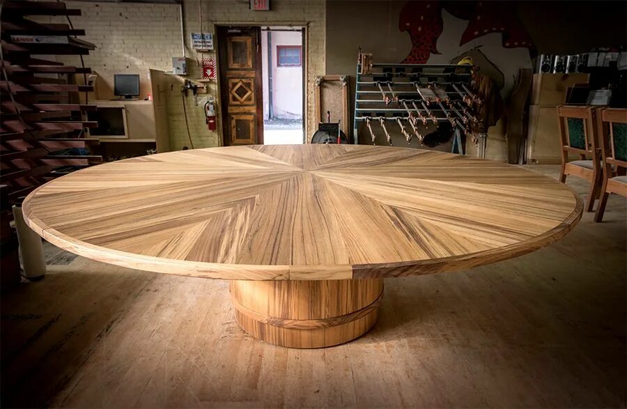 Circle table