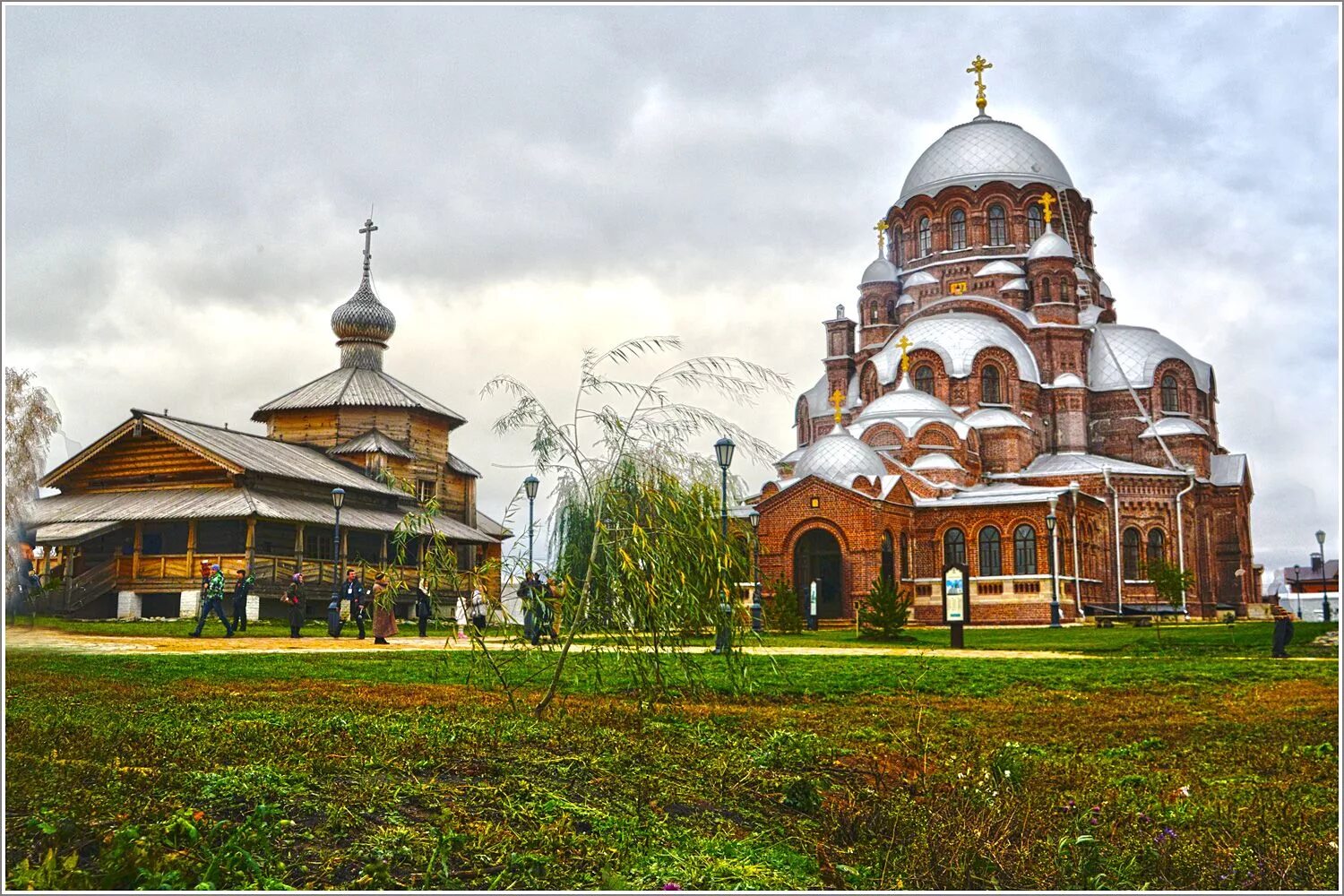 Свияжск церковь. Церковь Троицы Живоначальной Свияжск.