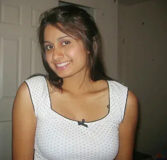 Happy Raikoti : Tamil Mallu Aunty Romance Pictures.
