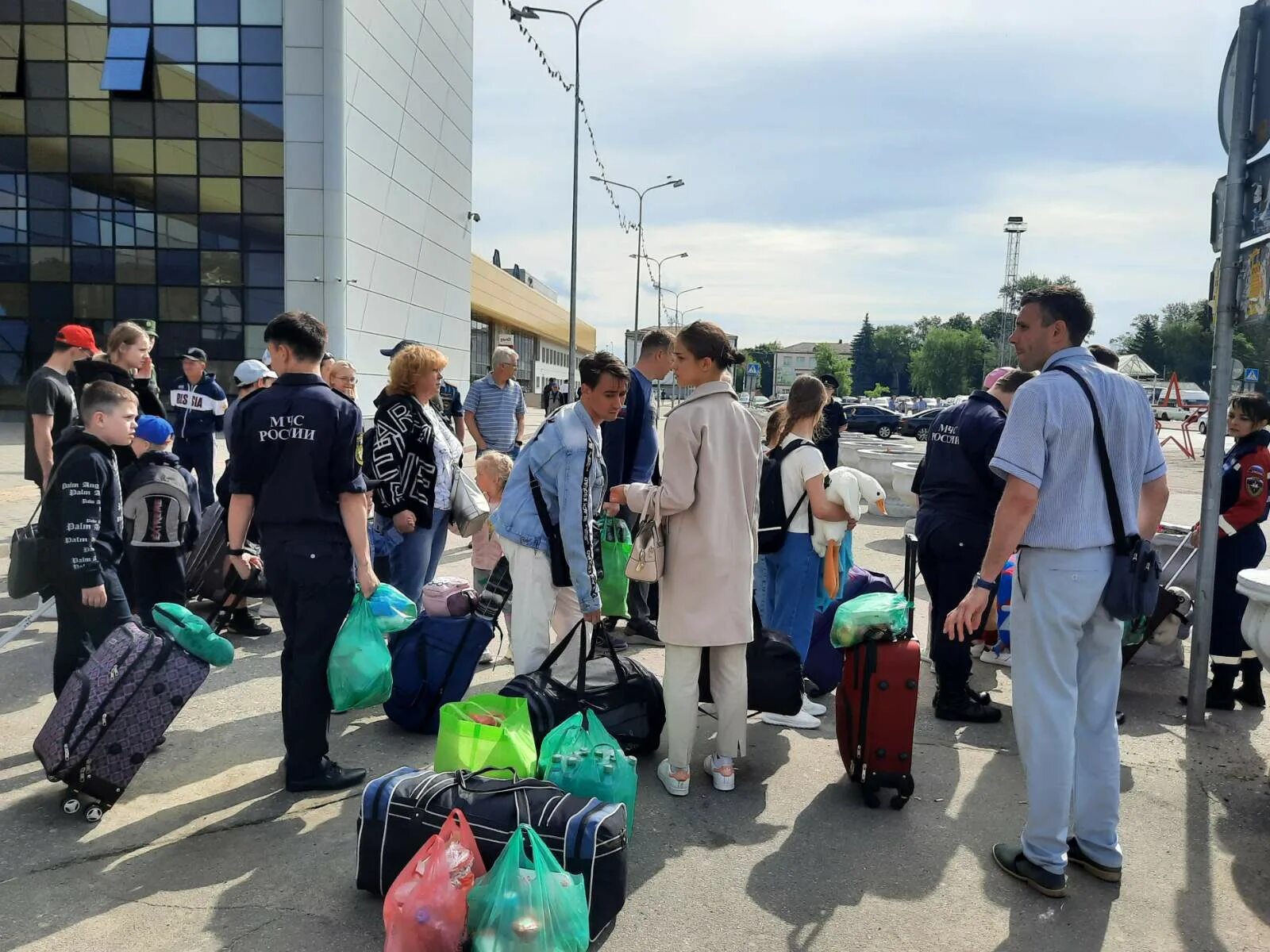 Эвакуация жителей Белгородской области. Эвакуация детей. Эвакуация 200. Эвакуация детей из Белгородской области. Эвакуация в белгородской области сегодня