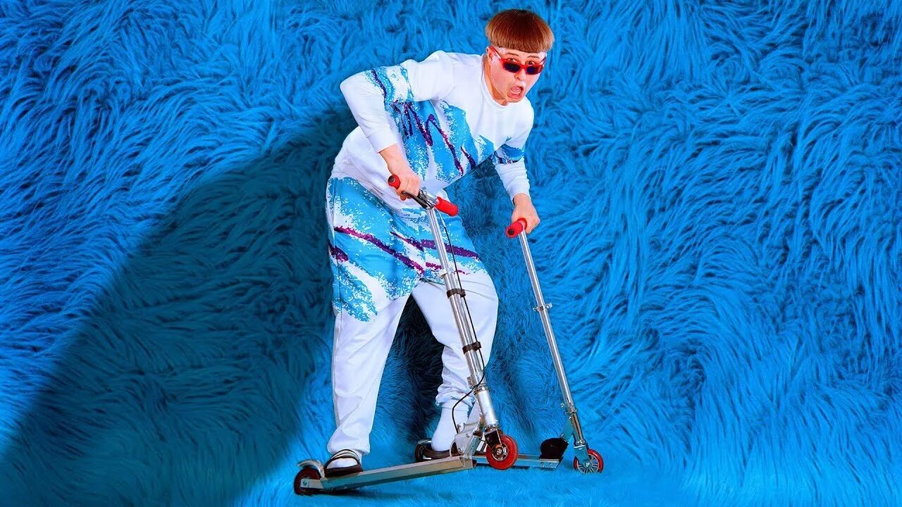 Oliver tree i. Oliver tree. оливер три. оливер три никелл. upside down оливер три.