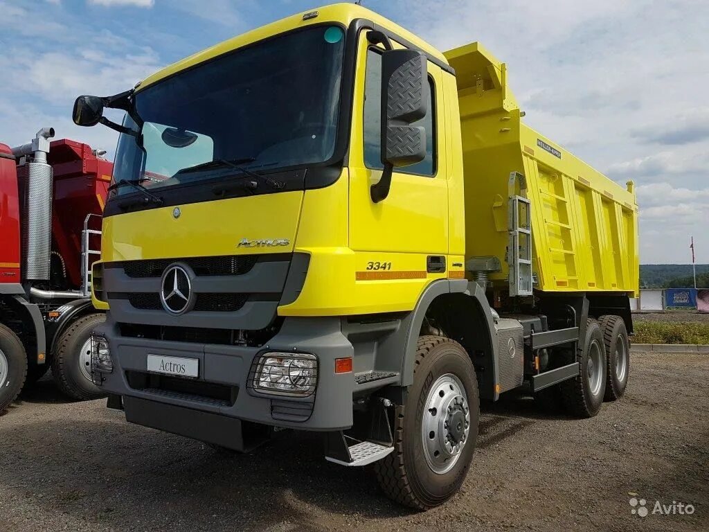 Спецтехника авито пермского края. Mercedes-Benz Actros 3341ak. Мерседес Актрос 3341 самосвал. Mercedes-Benz Actros 3341 AK 6х6. Мерседес 3341 6х6 самосвал.