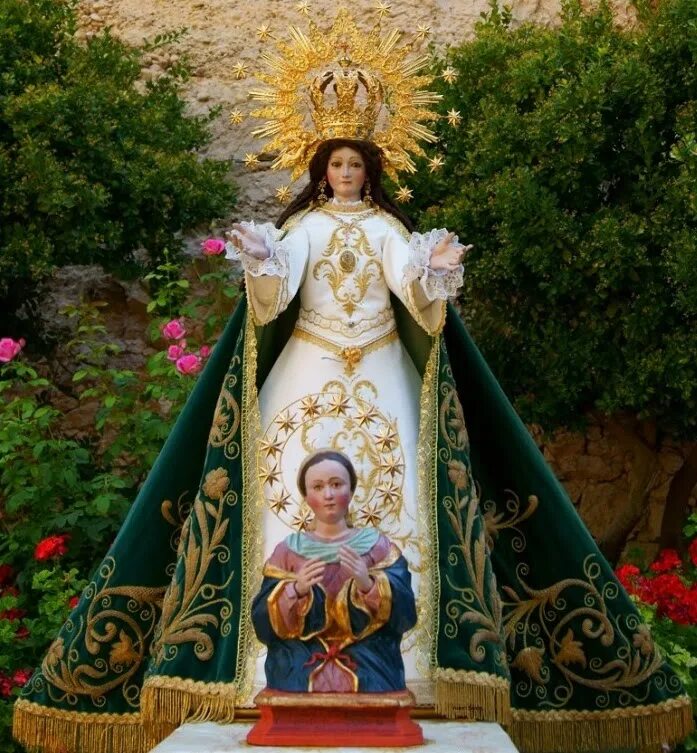 Virgen de la Roca Испания. Virgen 5700. La Virgen кафе Москва. La virgen москва