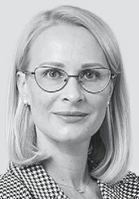 Заместитель директора по корпоративным вопросам