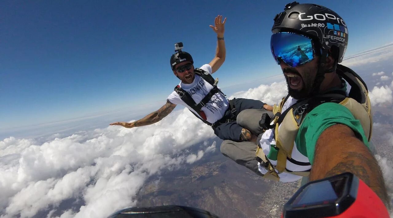 Вижу экшн. Гоупро 11. Вижу экшн. Экшн камеры спорт. Экстремальный спорт.