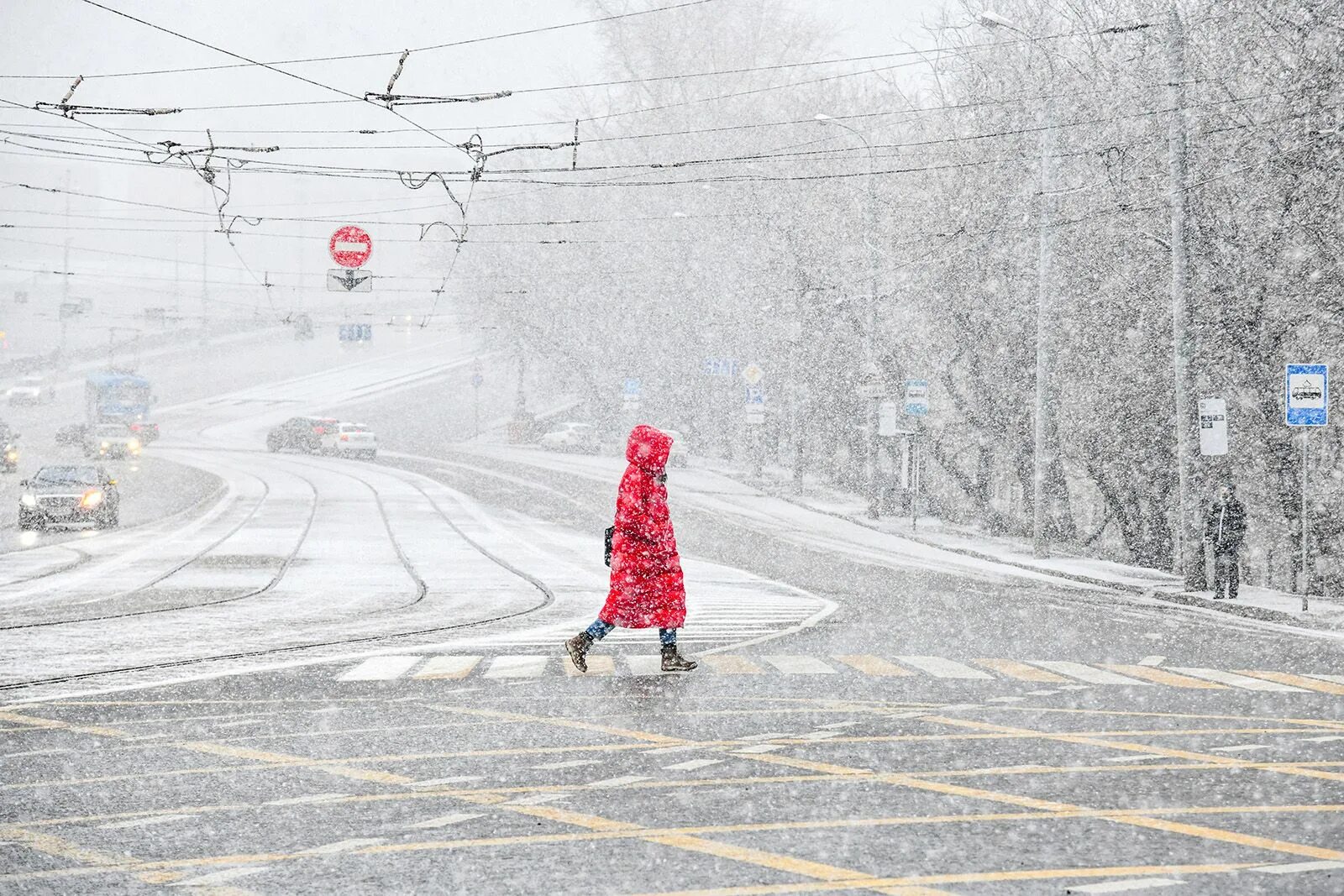 Снег гололед. Сильный снег. Снегопад в Москве. Снегопад и гололед. Ни в пургу