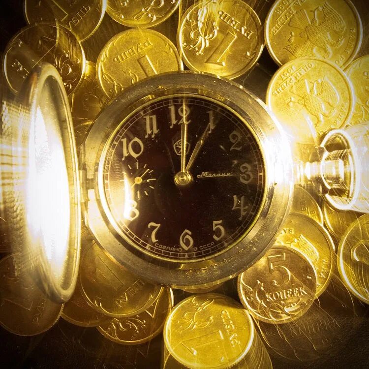 Часы и деньги. Время - деньги. Экономия времени и денег. Деньги с часами.