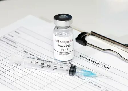 Введение вакцины против полиомиелита