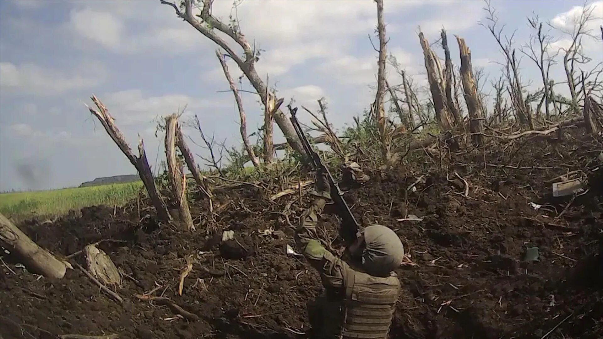 ВСУ подорвался на мине. Солдат ВСУ подорвался на мине. Российские разведчики. Солдаты подорвались на мине в Украине. Атака 30 декабря