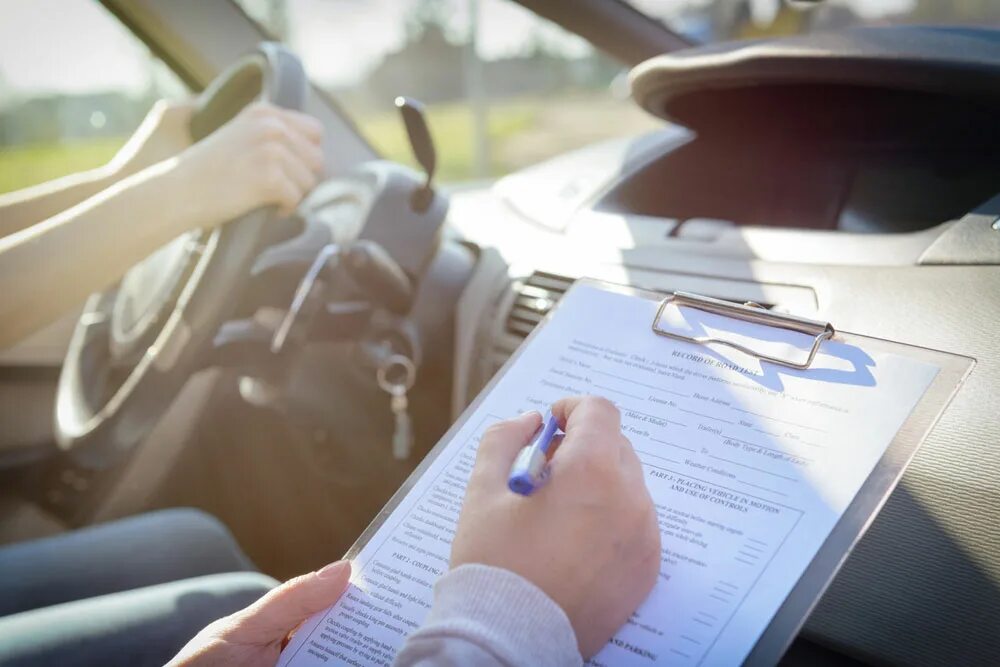 Управление автомобилем без водительского удостоверения