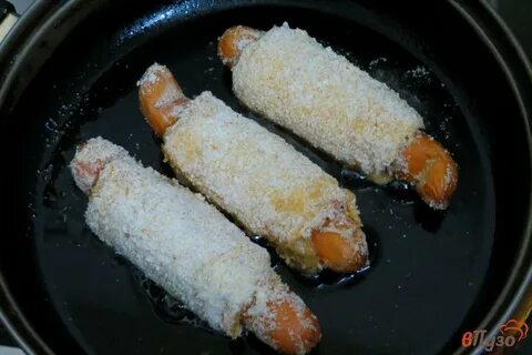 Сосиски в тостовом хлебе с сыром