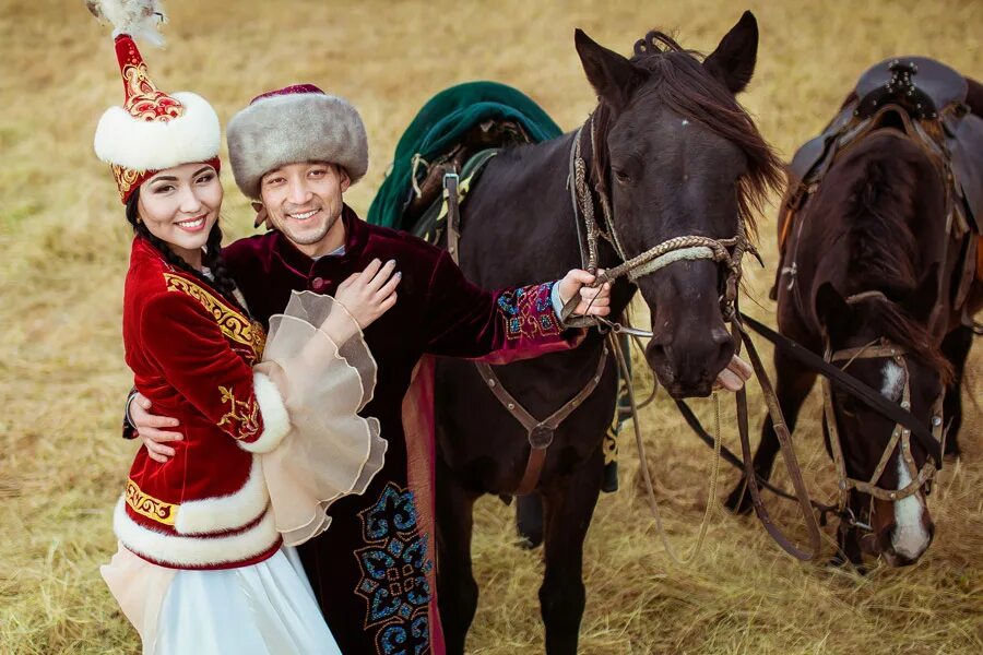 Kazakh traditional. Традиции Казахстана. Казахские традиции. Традиционная казахская свадьба. Казахстан традиции и обычаи.