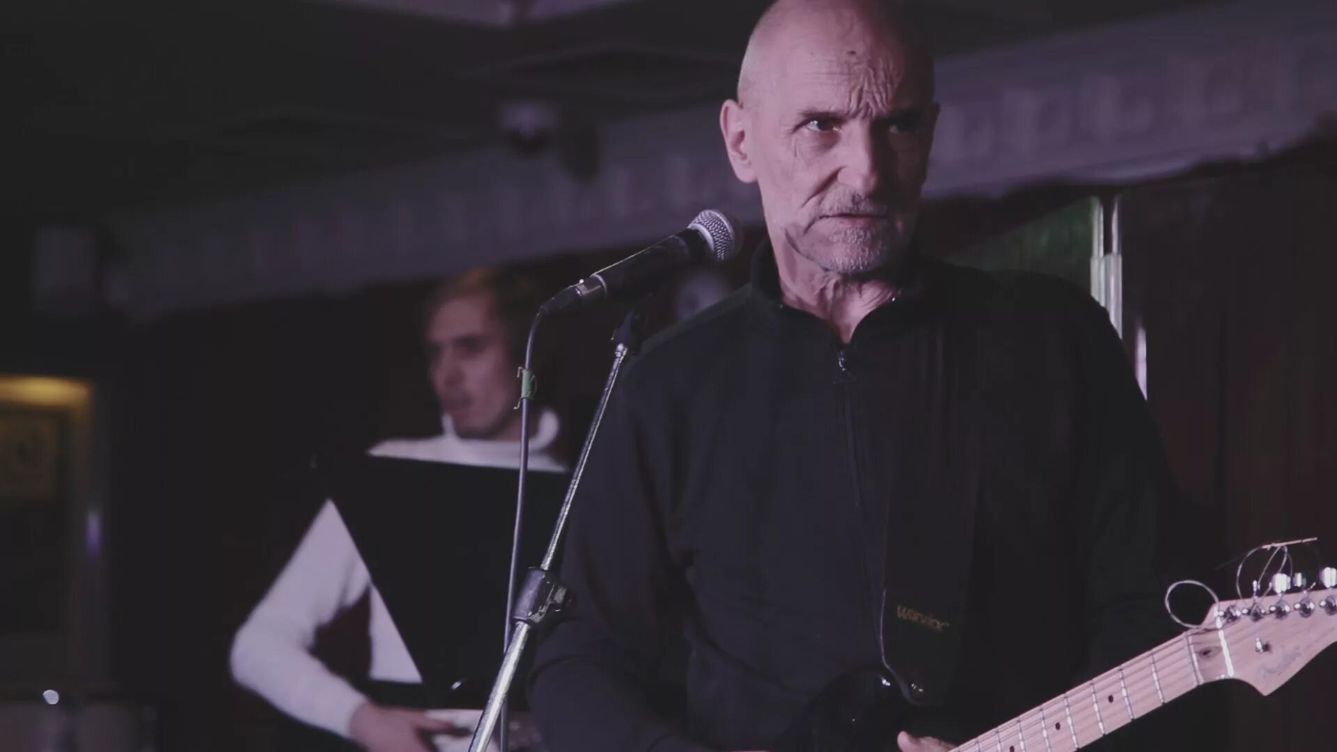 Солист группы звуки му. Песни группы звуки му. Звуки му солист. Звуки му гитарист. Солист группы звуки му.