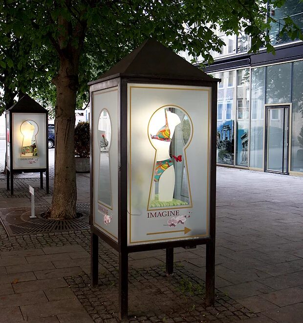 муниципальные рекламные конструкции. рекламный щит с подсветкой. муниципальные рекламные конструкции. муниципальные рекламные конструкции. рекламный щит на улице.