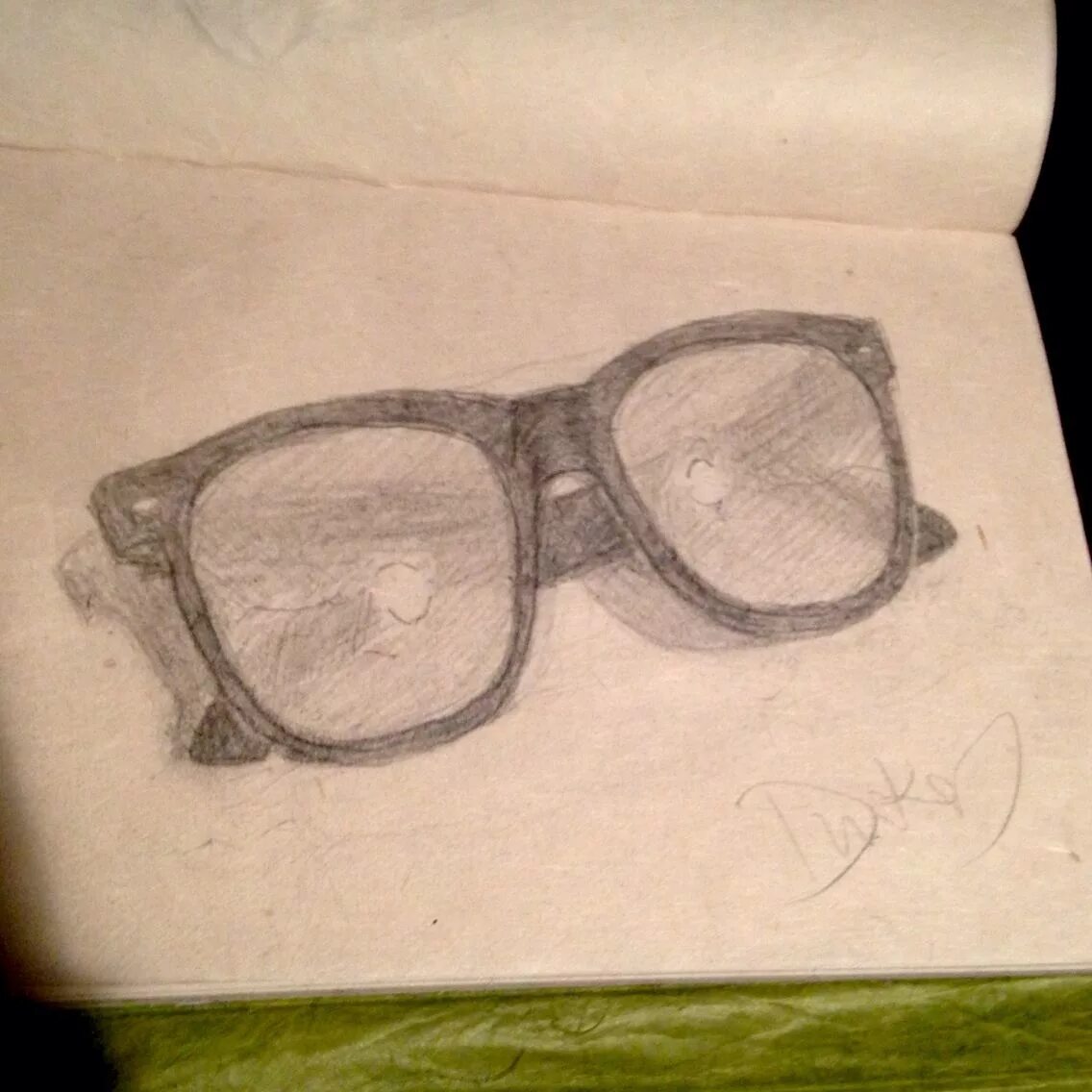 Рисунок очков карандашом. Очки карандашом. Нарисовать очки карандашом. Очки для рисования скетч.