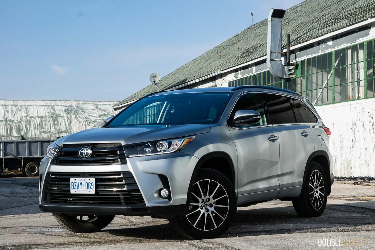 Toyota highlander 6. Тойота хайлендер 2014. Тойота хайлендер 2015 белый. Тойота хайлендер в6. Toyota highlander 6.