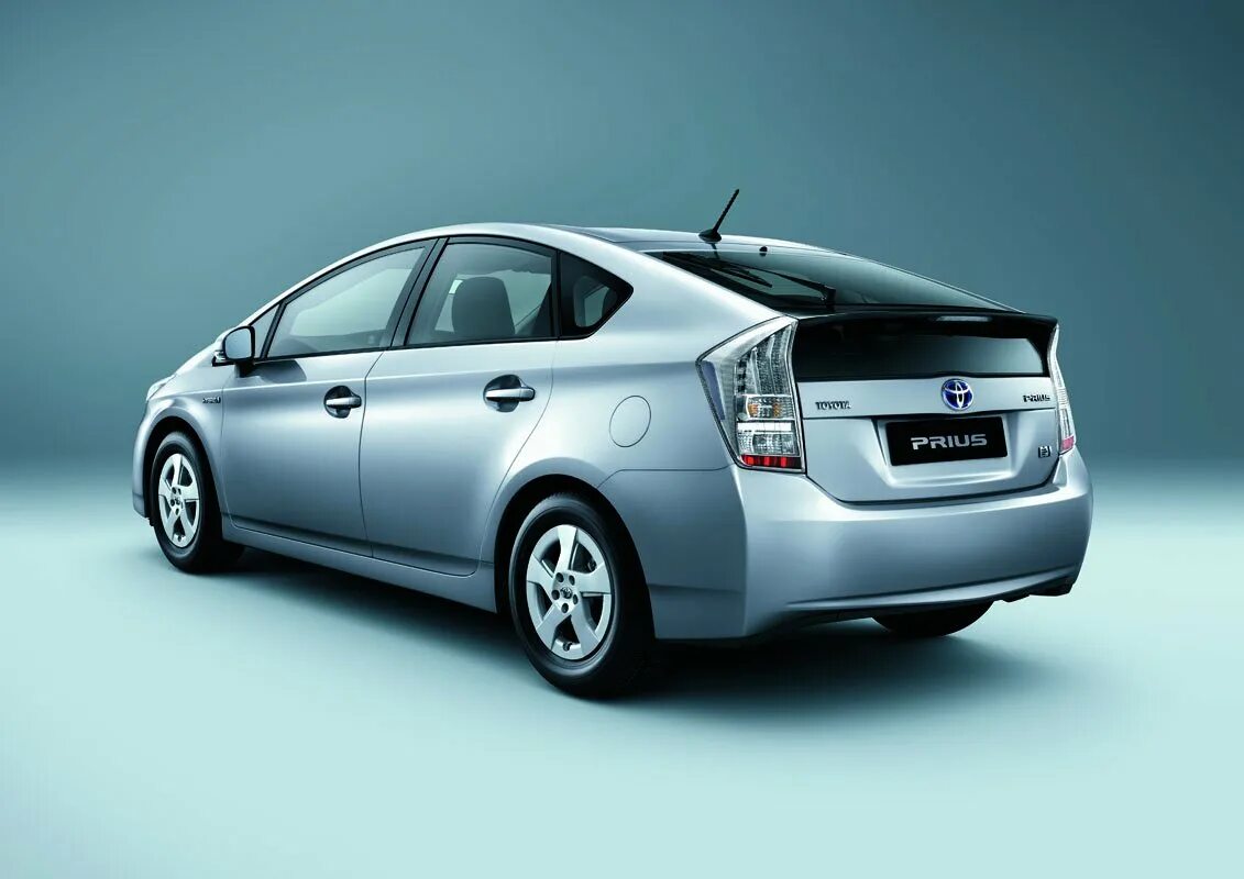 Тойота Приус 2014. Toyota Prius 40. Toyota Prius Hybrid 2013. Тойота Приус гибрид 3 поколение. Почему тойота приус