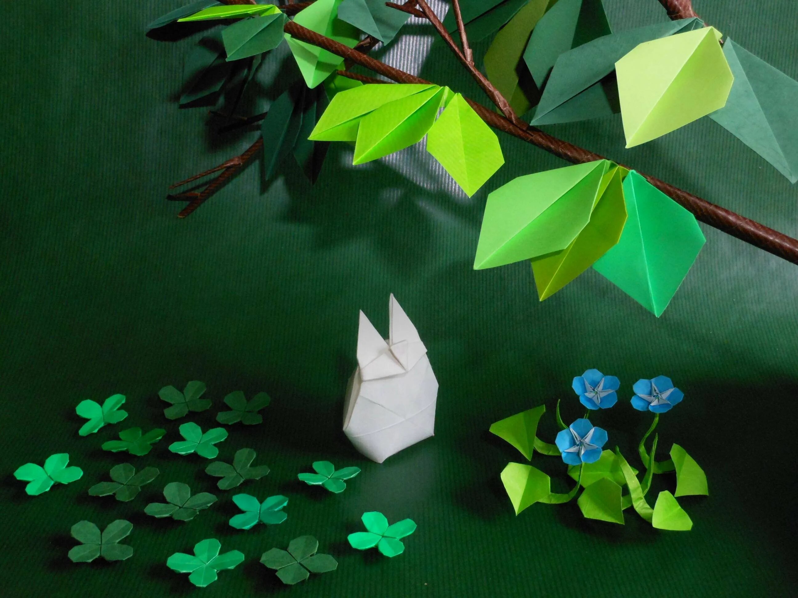 Сад из бумаги. Оригами. Объемные поделки из бумаги. Оригами композиция. Композиция из оригами для детей.