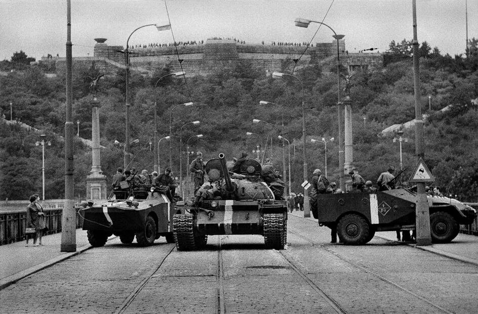 Создание чехословакии. Советские войска в Праге 1968. Операция Дунай 1968. Польские солдаты в Чехословакии 1968. Танки в Праге 1968.