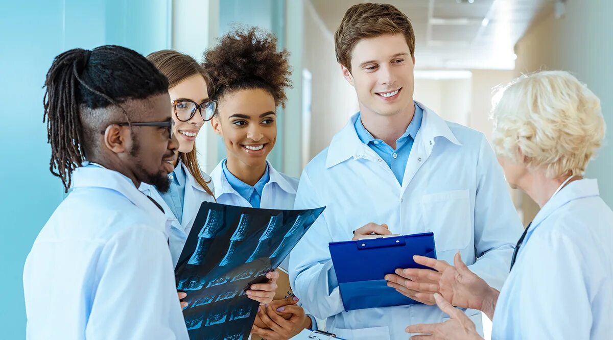 Medical career. Врач пациент лайк. Medical sales. Medical career. Врач и больной.
