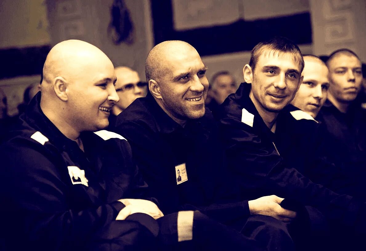 Работающие в тюрьмах как называются. Начальник ик 6 сосновый бор псковская область. Охранник в американской тюрьме. Экстремист в тюрьме. Сальвадор, тюрьма сьюдад барриоса.