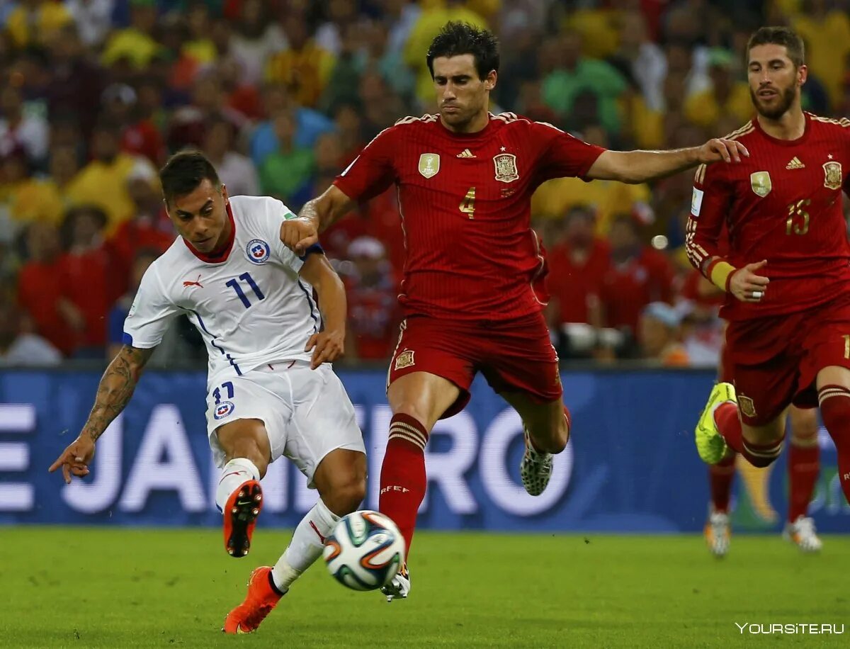 Золотая сборная испании. Следующая испания. Сборная команда испании. Хоселу сборная испании. Барселона валенсия 2013/14.