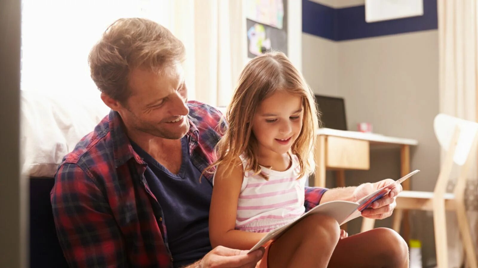 Настоящий daddy. Папа дочку во все дыры. Возбужденный отец и дочь. Отчим и дочь. Папа дочку во все дыры.
