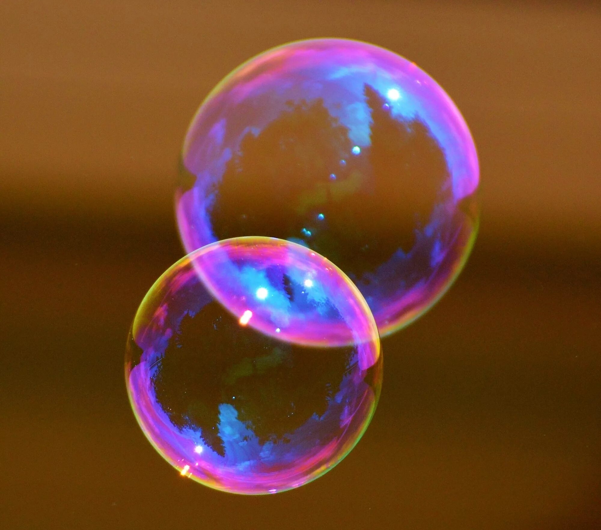 Энергия пузырьков. Мыльные пузыри. Красивые мыльные пузыри. Разноцветные мыльные пузыри. Радужные мыльные пузыри.
