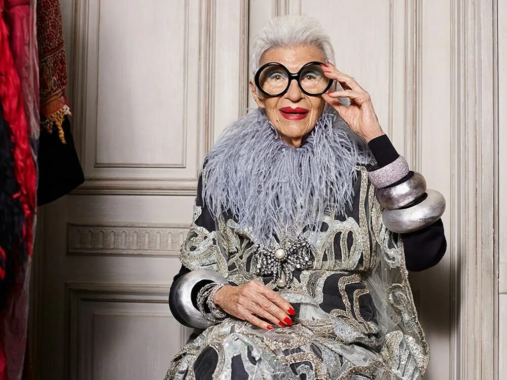 Iris apfel. Айрис Апфель. Айрис баррель Апфель. Айрис Апфель стиль. Стиль Айрис Апфель в молодости.