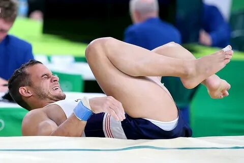 Получил тяжелые повреждения и