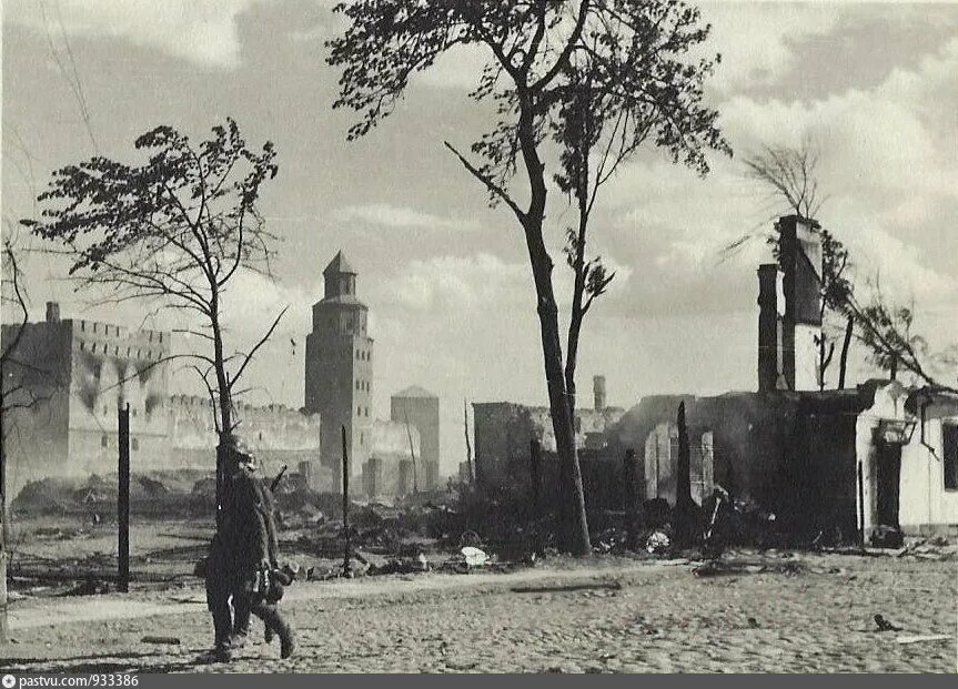 Новгород 1944 год. Новгород 1944. Новгород 1941. Великий Новгород разрушенный войной. Разрушенный Новгород ВОВ.