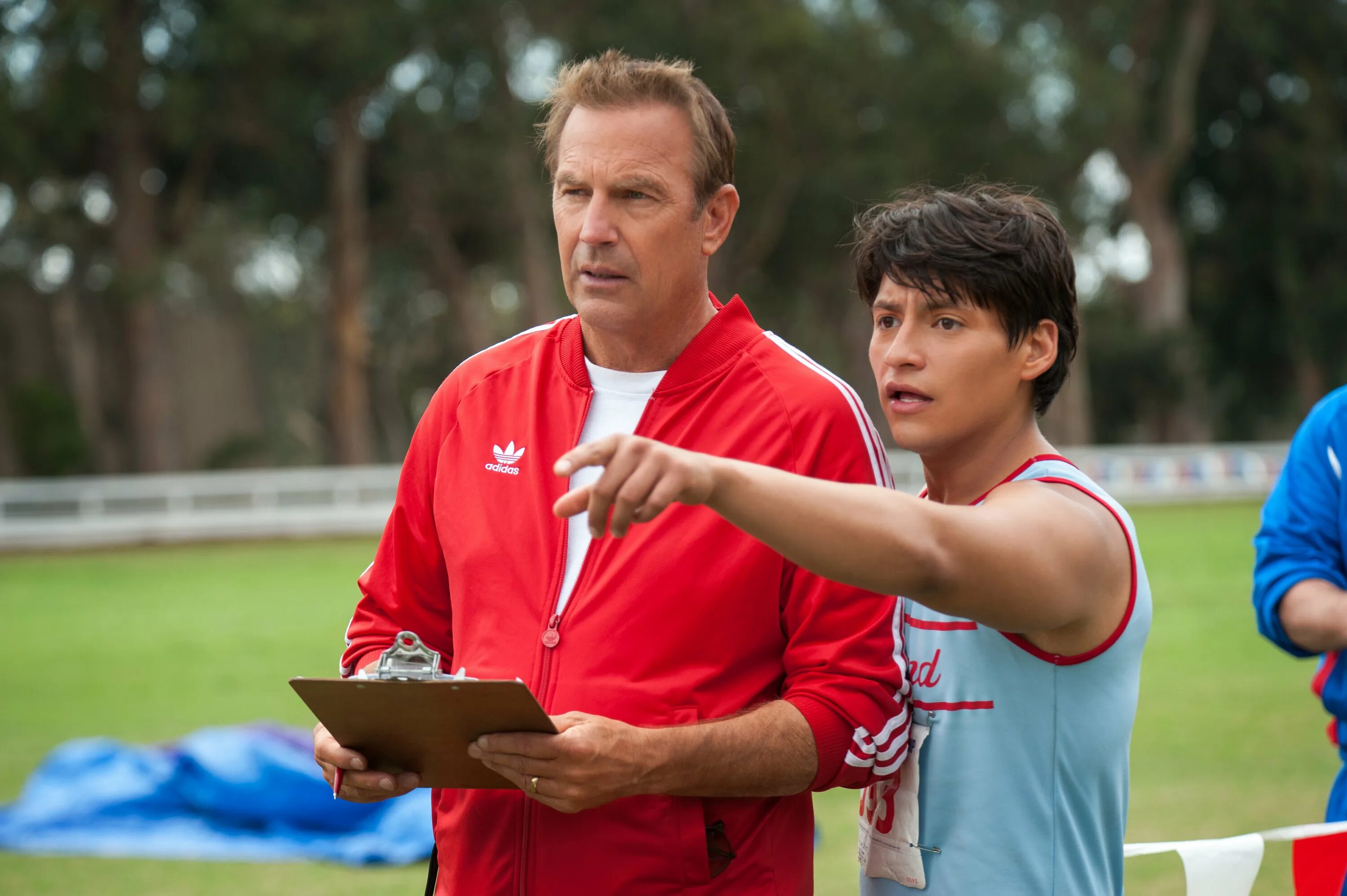 Тренер набирающий команду. Тренер (mcfarland, usa, 2014. кевин костнер тренер.