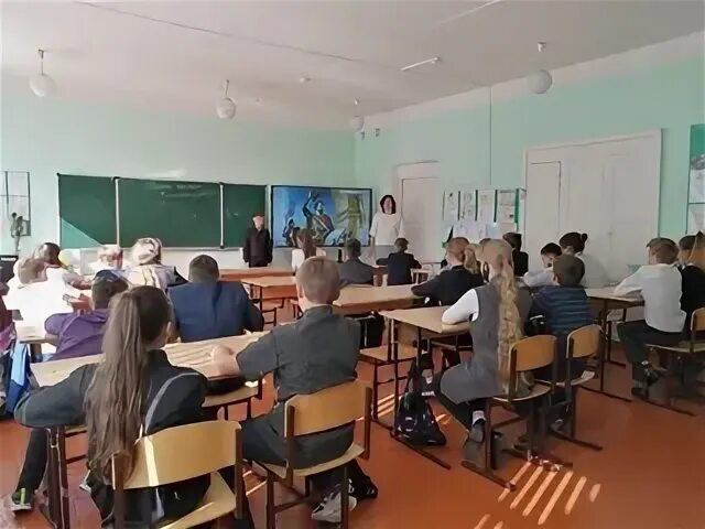 Мбоу украинская школа симферополь. Мбоу мирновская сш имени с. Мирновская школа номер 2. Мирновская школа 2 симферополь. Мирновская школа номер 2.
