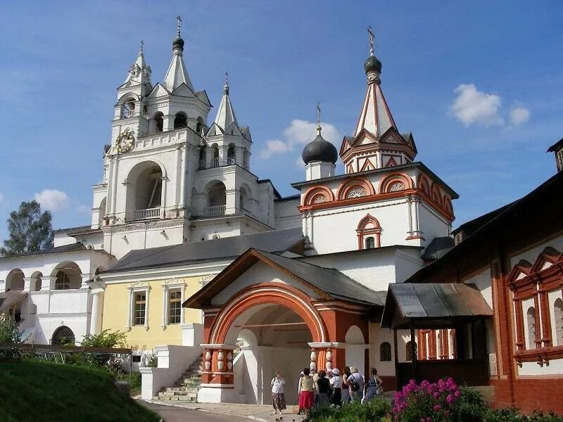 звенигород исторический центр. успенский монастырь звенигород. звенигород монастырь саввы сторожевского. ойши звенигород. саввино-сторожевский монастырь звенигород.