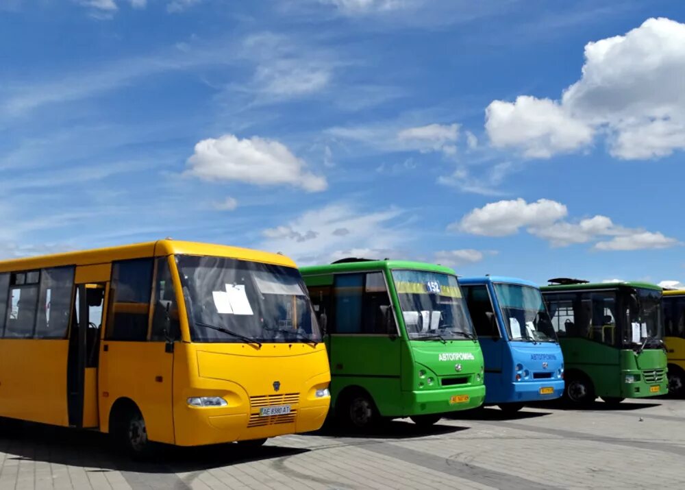 Пассажирский автобус. Пригородный автобус. Пассажирские перевозки автобус. Автобусы в Украине городские. Дети пригородные автобусы