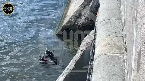 Утонула в москве реке