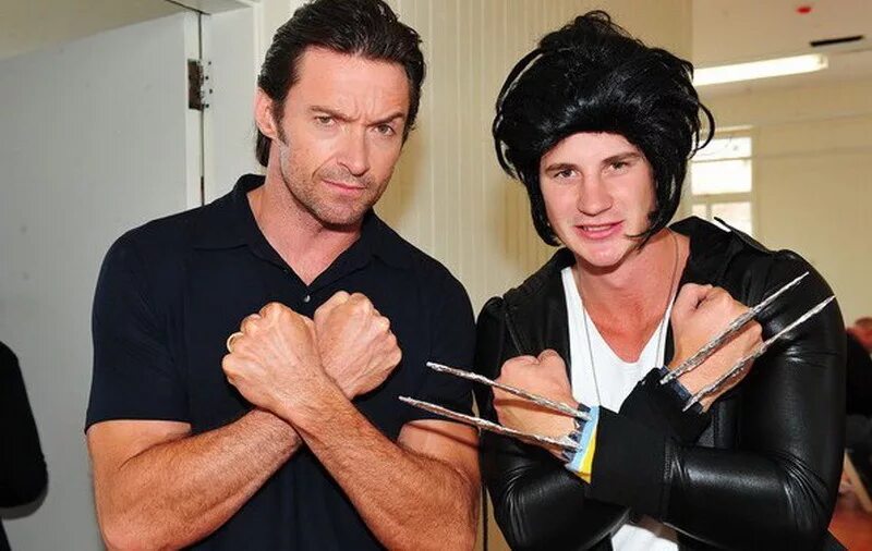 правильное подражание кумирам. идентификация психологическая защита. подражание кумирам. фанаты и поклонники. подражание кумирам.