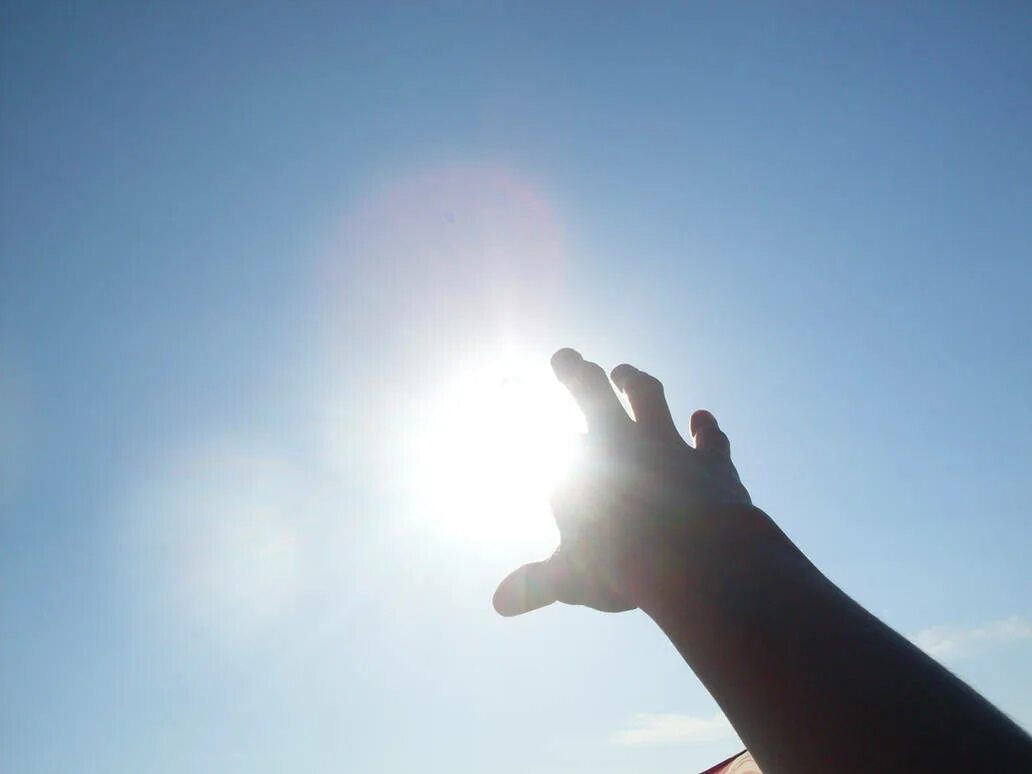 I looking to the sky. Touch the sky. touch the sky фото. touch the sky for kids. обои touch the sky.