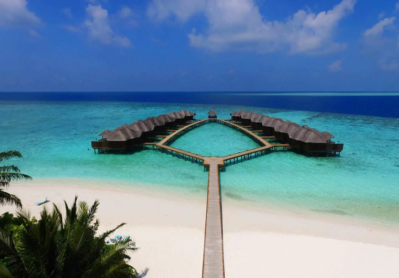 Включи мале мале. Южный атолл мальдивы. Jumeirah vittaveli 5 мальдивы. Остров фихалхохи мальдивы. Площадь мале мальдивы.