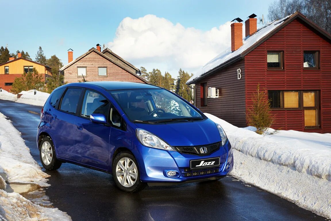 Хонда Спарк. I bought a used car. A Honda Jazz, 2010 model, 5 Doors, 1339cc.