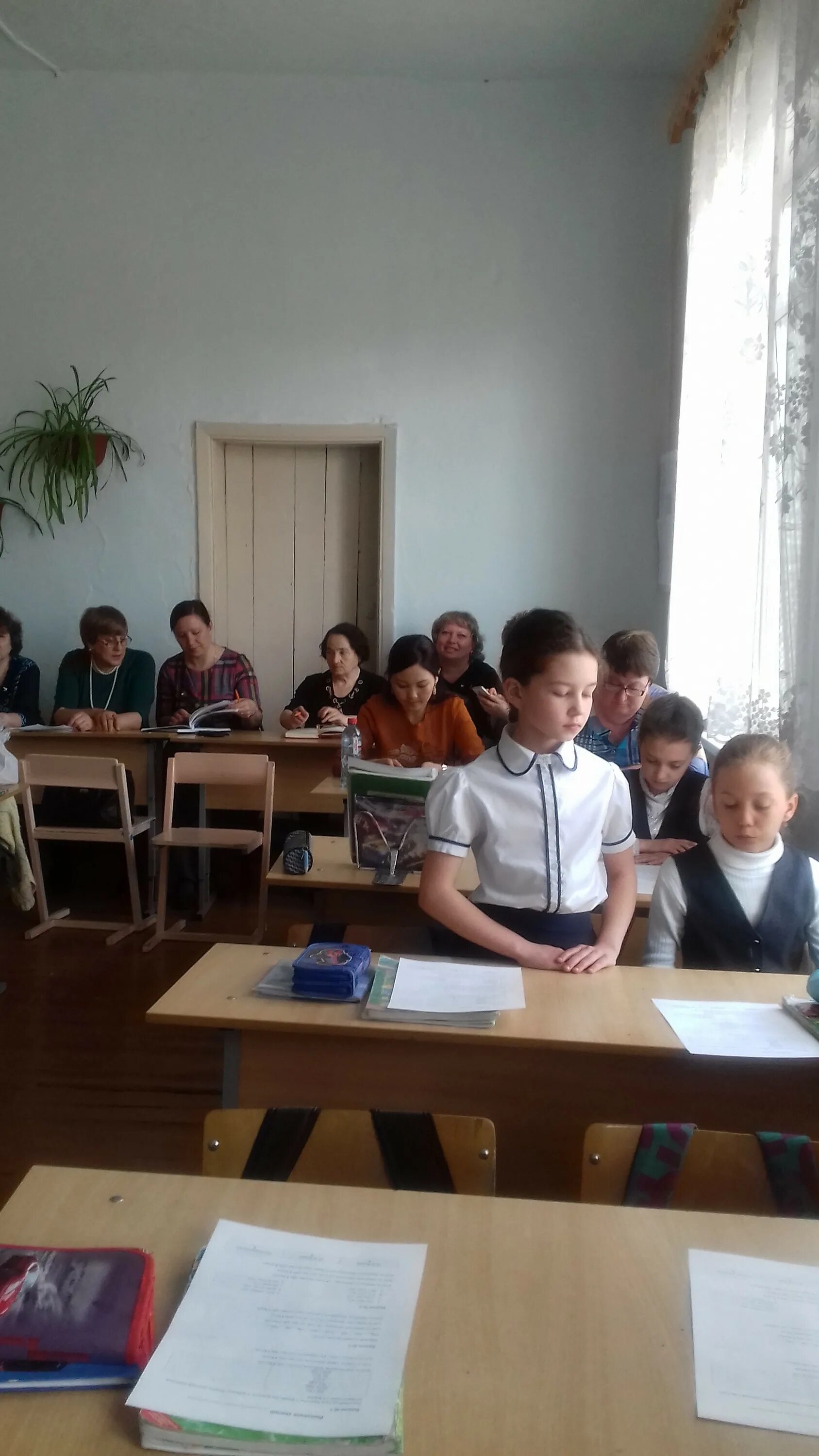 Новокручининская школа номер 1. Пгт новокручининский. Школа 42 новокручининский. Новокручининск учителя моу сош 1. Новокручининск учителя моу сош 1.