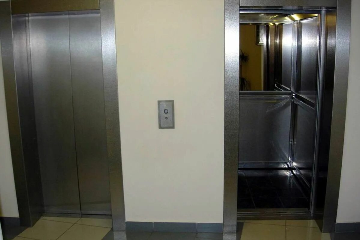 Лифт после замены. Лифты Щербинского лифтостроительного завода. Лифт КМЗ 2023. Лифт ЩЛЗ 2022. Лифт грузовой ПГ-1005 ЩЛЗ.