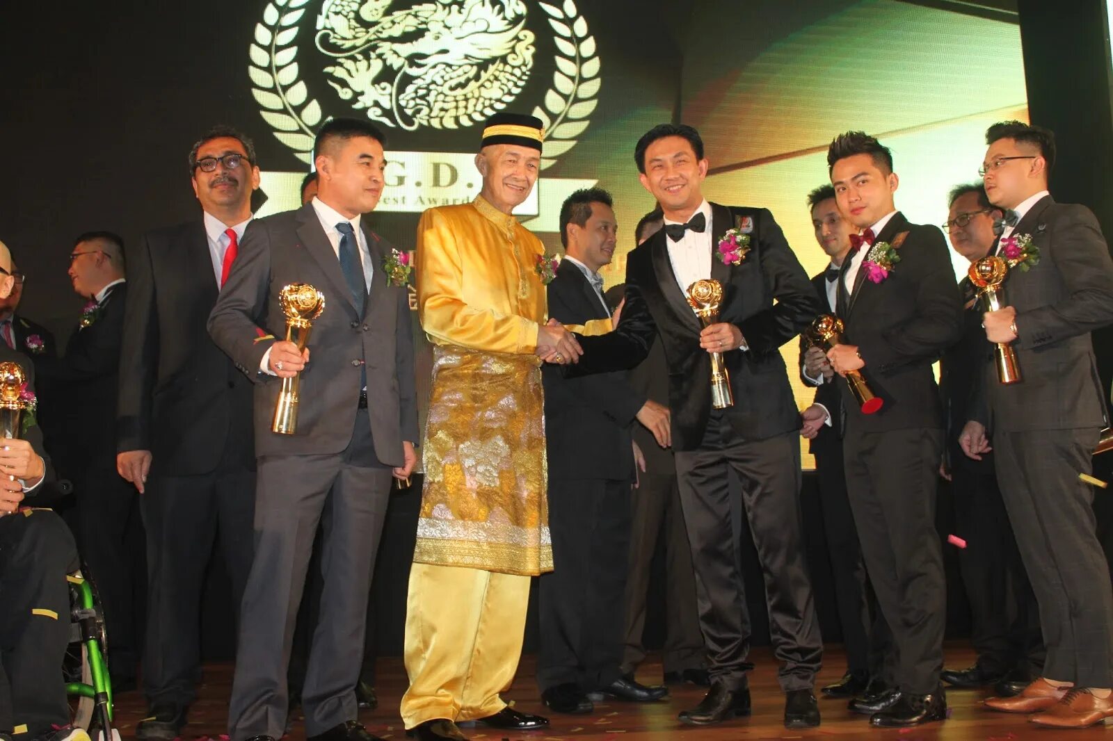 Азия новосибирск. Golden asia страна производитель. Азия авто новосибирск. Китайская мазь от геморроя. Афиша мисс.