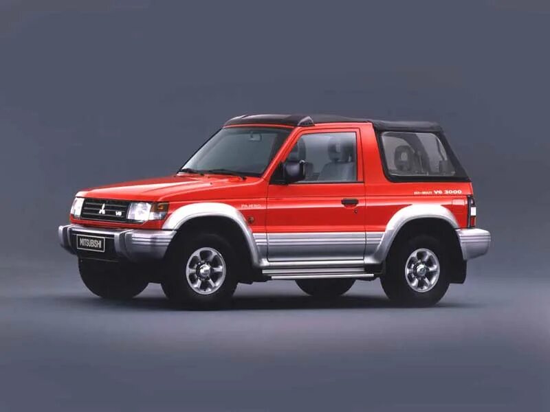 Mitsubishi pajero v6. Mitsubishi Pajero l049g. Mitsubishi Pajero v24c. Митсубиси Паджеро 87 года. Mitsubishi Pajero 1992-98.