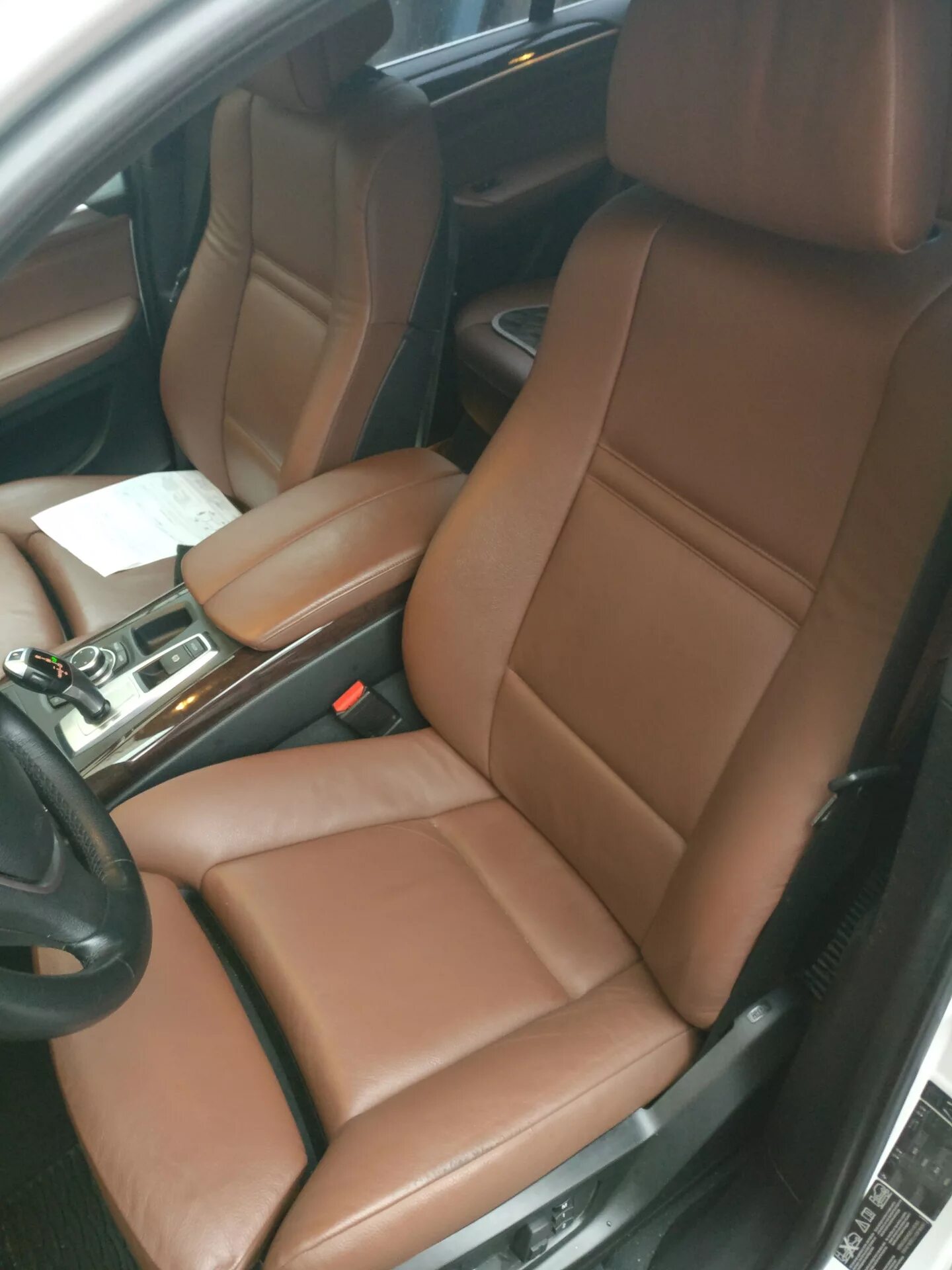 Сидение комфорт bmw x5 e70. Bmw x5 e70 коричневый салон. Сиденье бмв х5 комфорт. Бмв x5 сиденья. E70 bmw кресла.