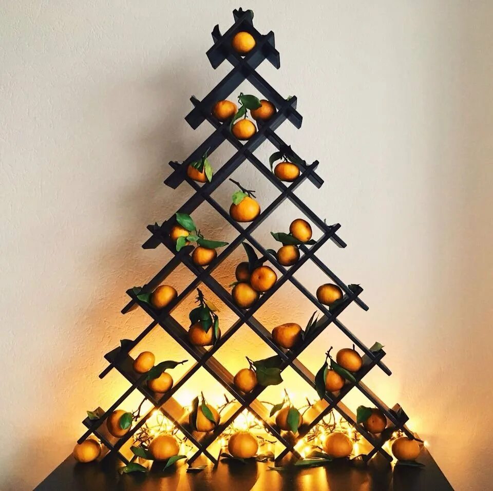 оригинальные новогодние елки. креативные елки победители конкурса. необычные елки. нестандартная новогодняя елка. креативная елка 2021 тула.