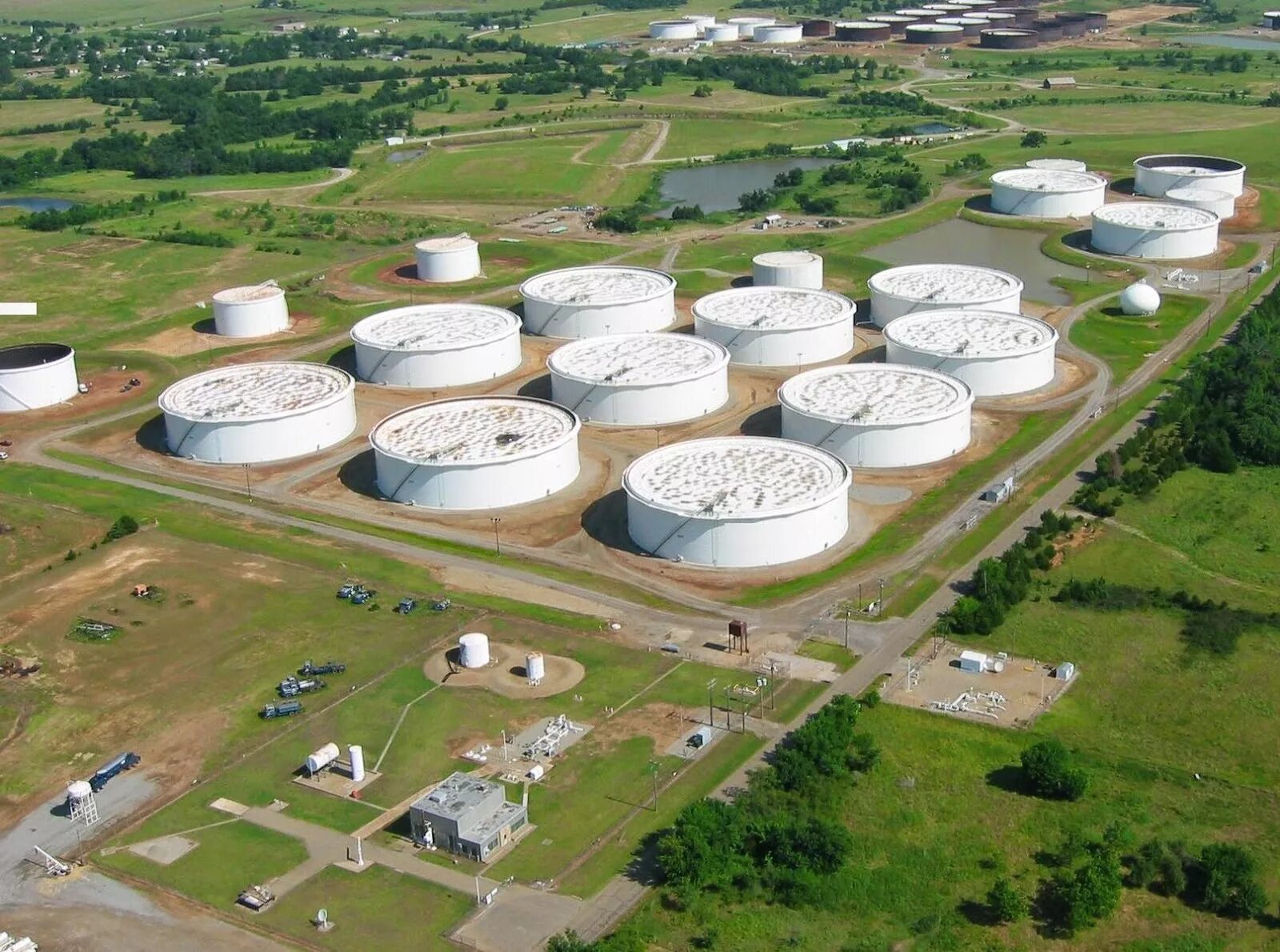 Хранилище ресурсов. Кушинг штат оклахома нефтехранилища. нефтехранилище кушинг сша. кушинг хранилище нефти. терминал кушинг в оклахоме.