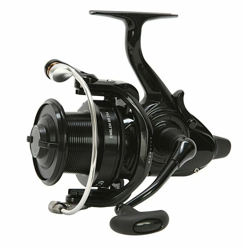 Катушка Daiwa Emblem br 25 a. Катушка Daiwa карповая. Катушка Daiwa с байтранером. Карповые катушки дайва.