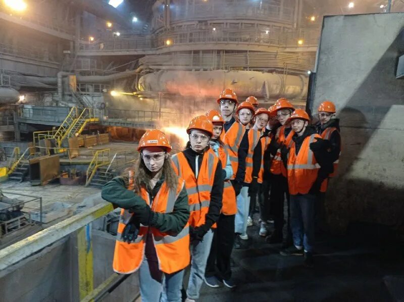 зсмк новокузнецк. спецодежда евраз зсмк. евраз зсмк новокузнецк телефон. доменная печь евраз зсмк. западно-сибирский металлургический комбинат.